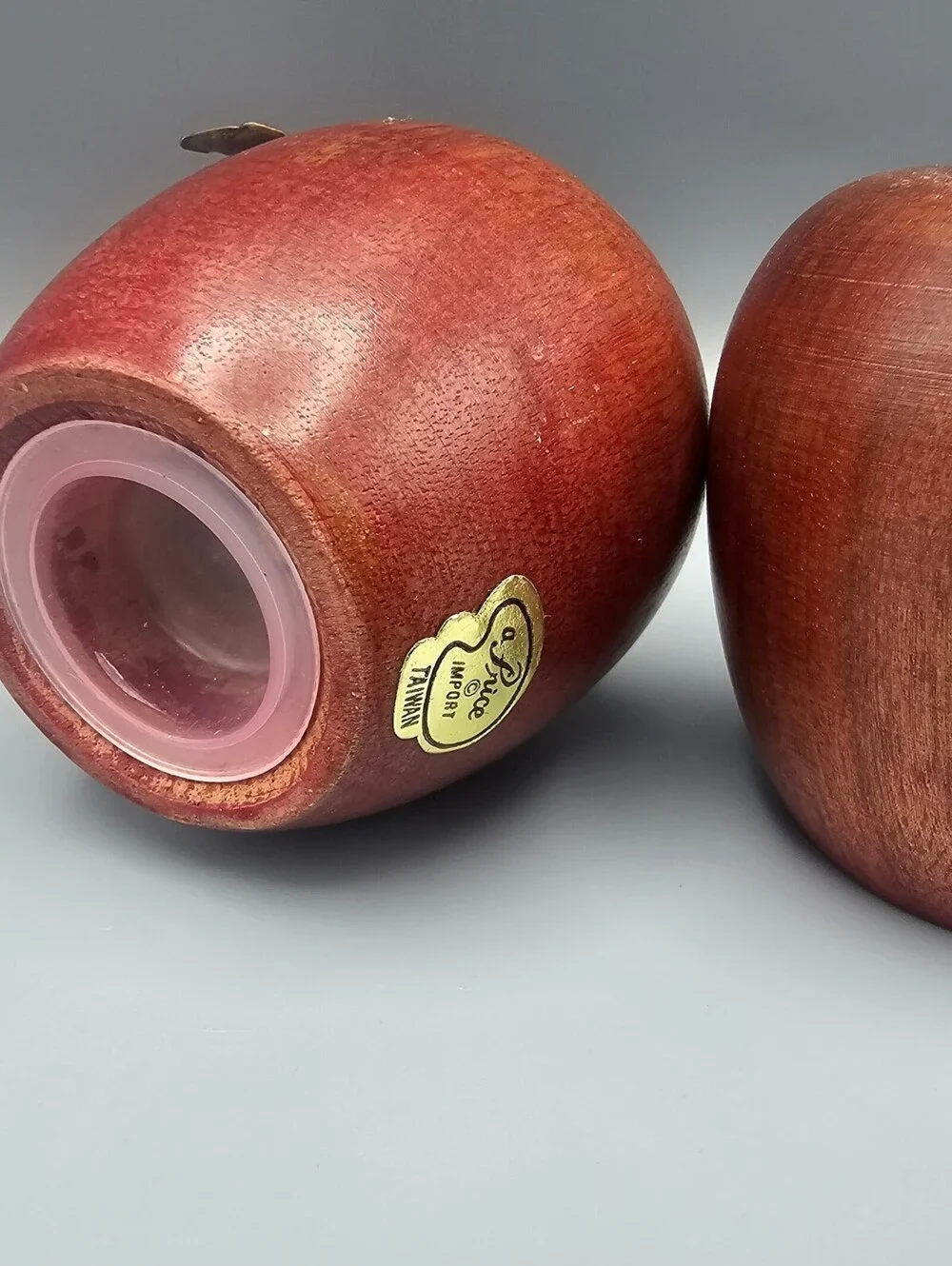 La Price Taiwan Imported Wooden Apple Salt and Pepper Shakers with Metal Leaf St